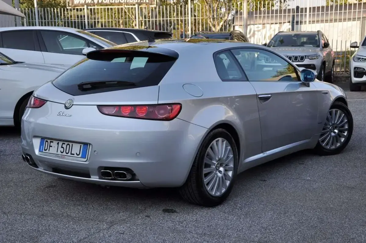 Usata Alfa Romeo Brera 185 CV (136 kW) 2007 Argento metallizzato Coupé