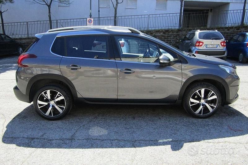 Usata Peugeot 2008 Allure 99 CV (72 kW) 2016 Grigio SUV