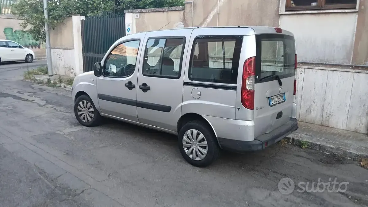 Usata Fiat Doblò 90 CV (66 kW) 2009 Monovolume