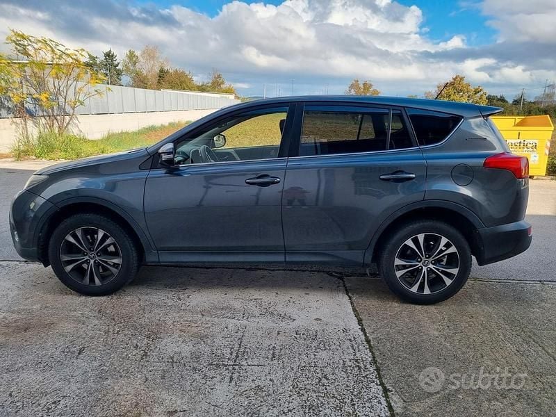 Usata Toyota RAV4 Style 124 CV (91 kW) 2014 Grigio SUV