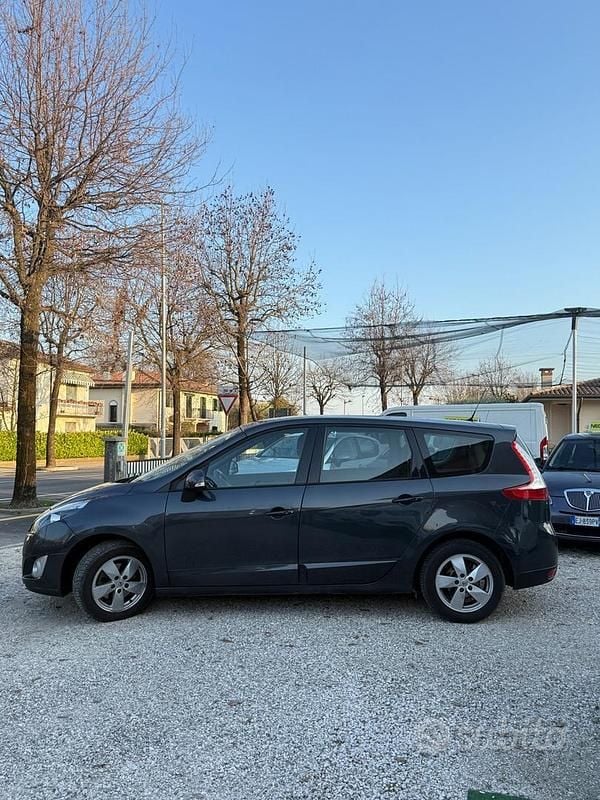Usata Renault Scénic III Luxe 130 CV (95 kW) 2010 Grigio Monovolume