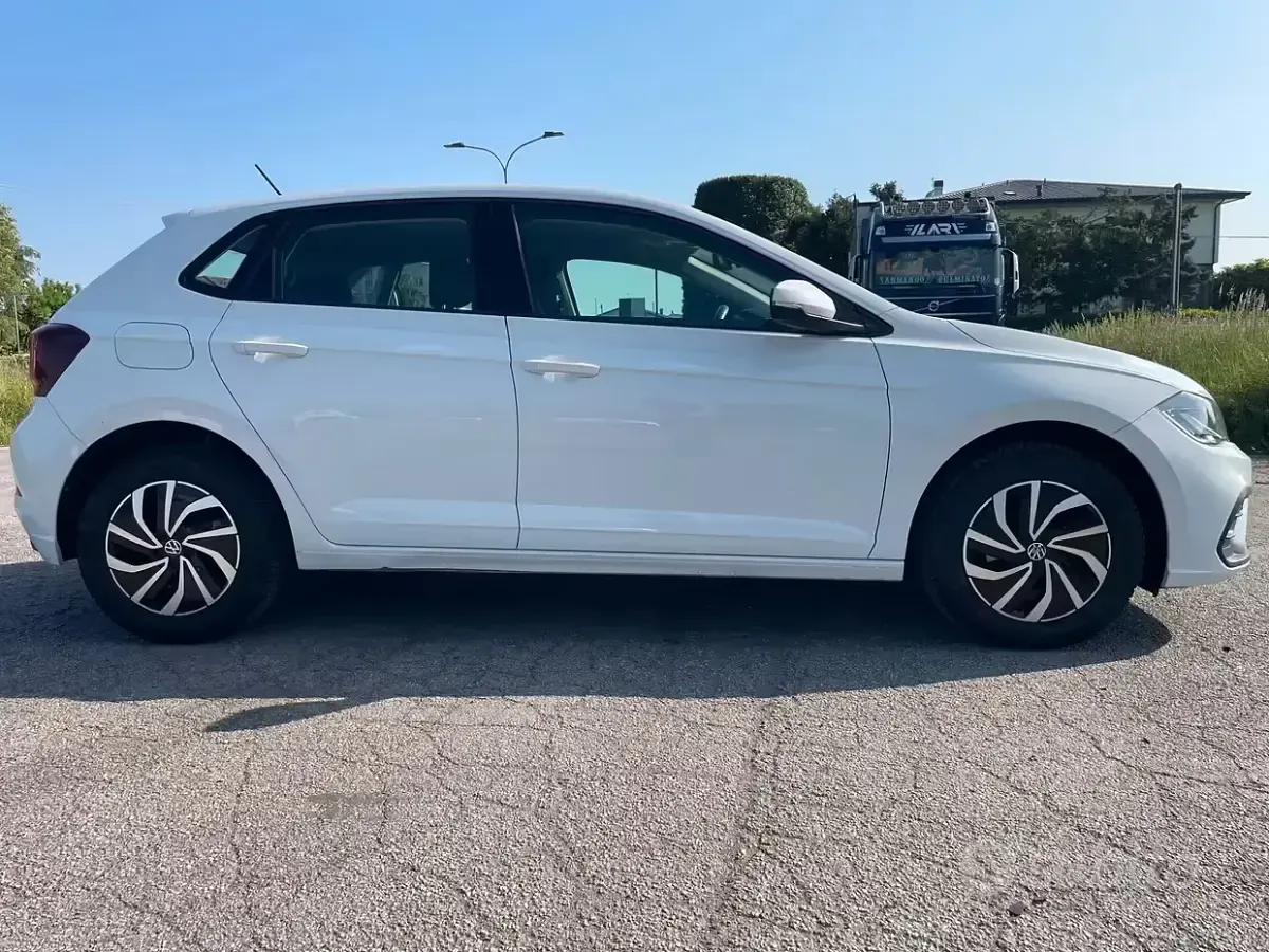 Usata VW Polo Style 95 CV (69 kW) 2023 Bianco Utilitaria