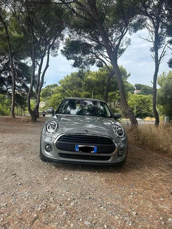 Begagnad Mini ONE 75 HK (55 kW) 2020 Halvkombi
