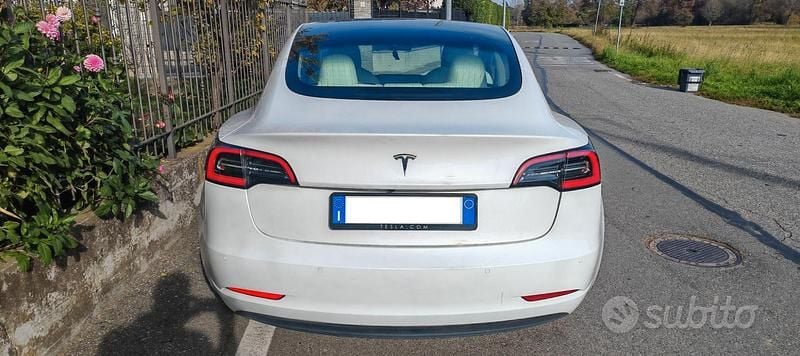 Usata Tesla Model 3 Standard Range Plus 235 kW (320 CV) 2020 Bianco Berlina