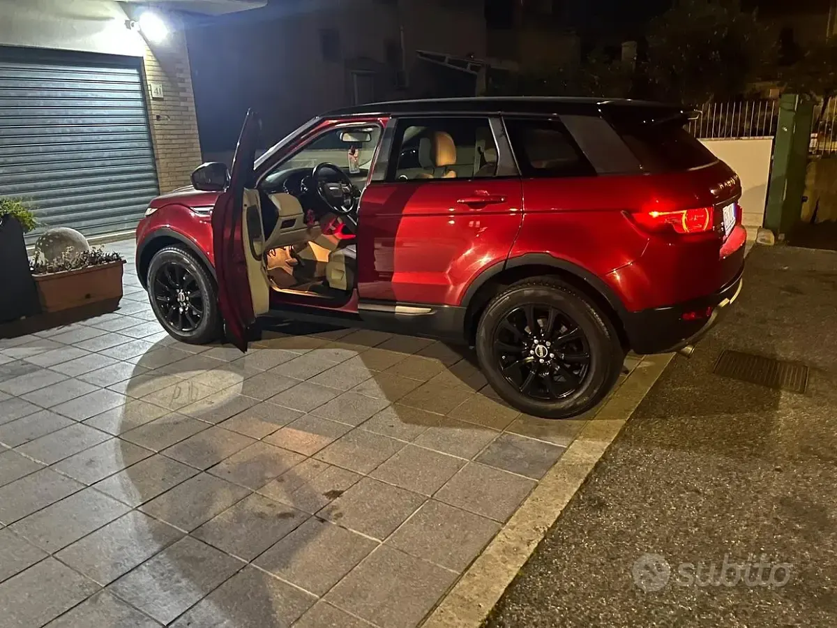 Usata Land Rover Range Rover evoque 150 CV (110 kW) 2015 Rosso SUV