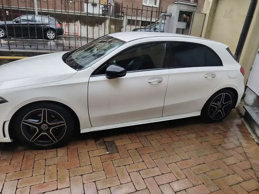 Usata Mercedes 180 AMG 120 CV (88 kW) 2018 Bianco Berlina