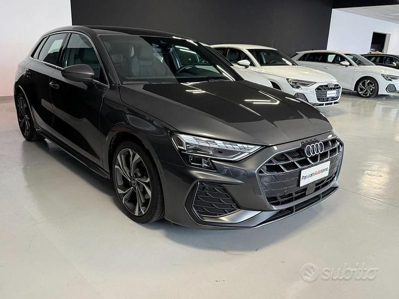 Grigio scuro Usata 2024 Audi A3 S-Line Tre volumi | 34.500 € (Buon prezzo) - Immagine 1/4