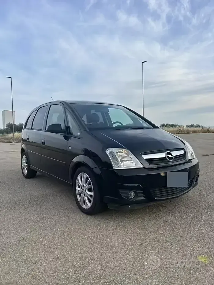 Usata Opel Meriva 101 CV (74 kW) 2010 Monovolume