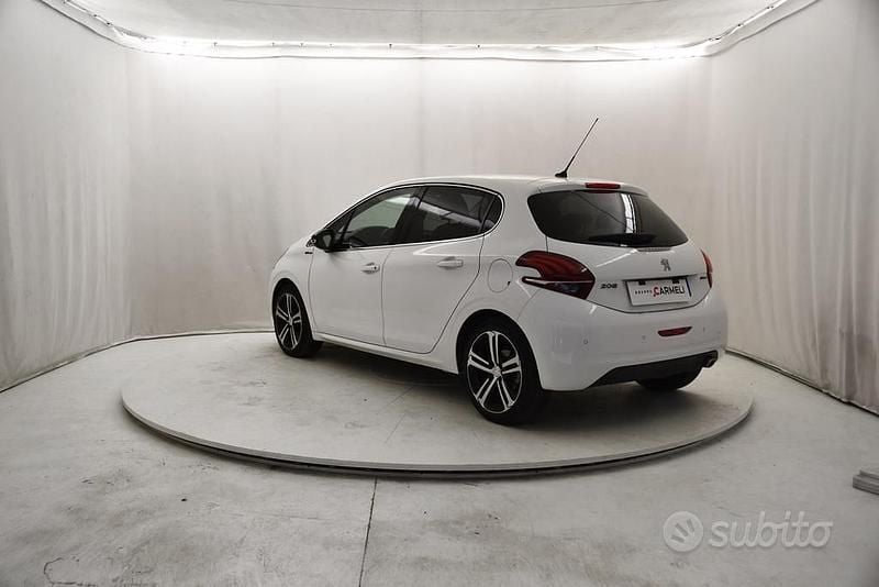 Gebraucht Peugeot 208 GT-line 120 PS (88 kW) 2018 Weiß Kleinwagen