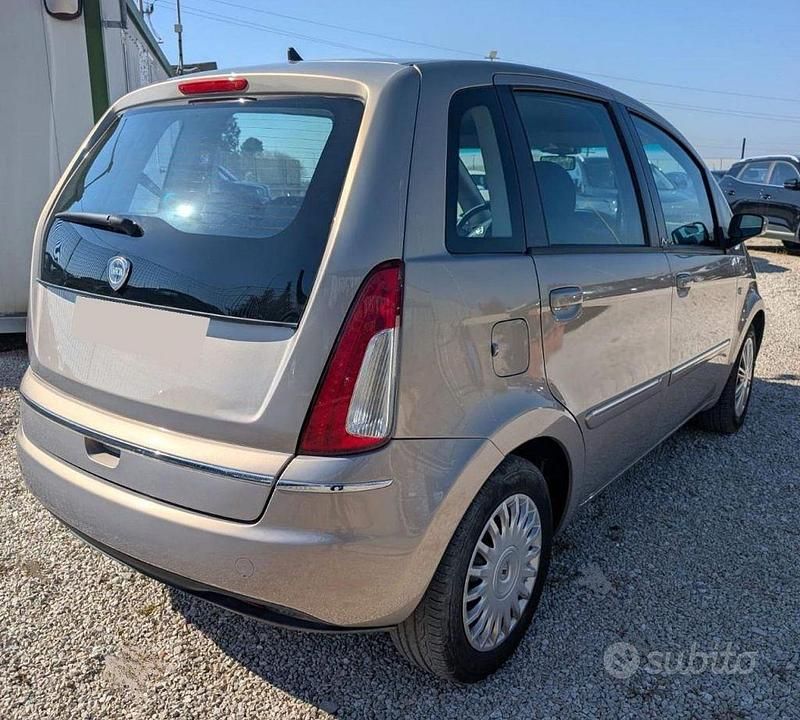 Usata Lancia Musa 77 CV (56 kW) 2009 Grigio Monovolume