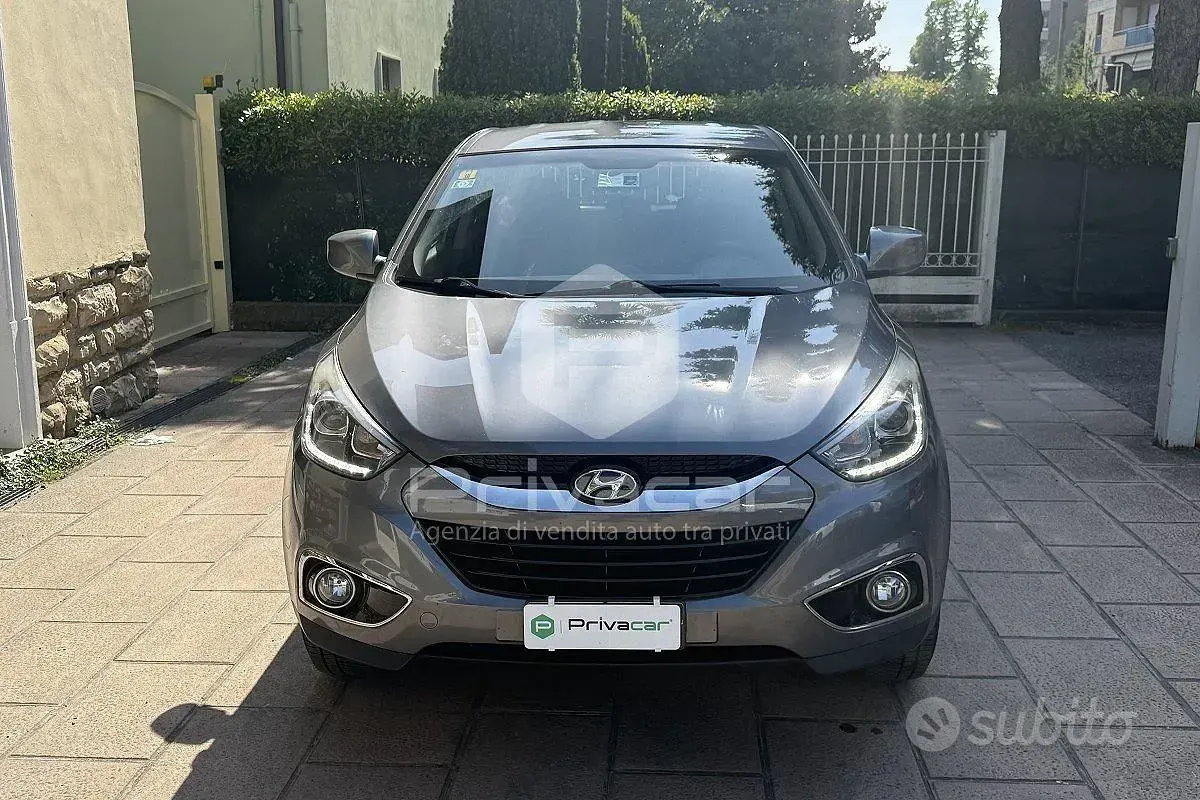 Usado Hyundai ix35 Comfort 135 HP (99 kW) 2014 Cinzento SUV