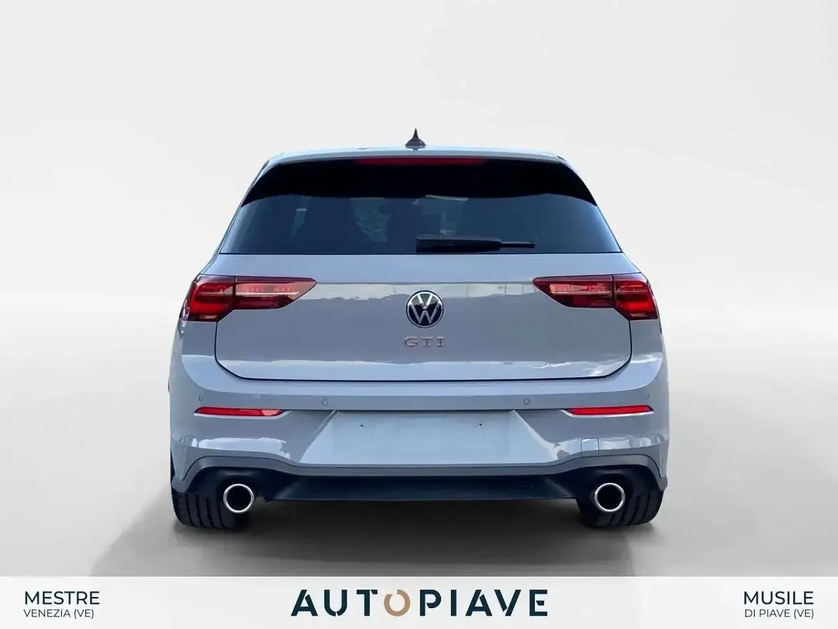 Usata VW Golf VIII GTI 245 CV (180 kW) 2024 Grigio Berlina