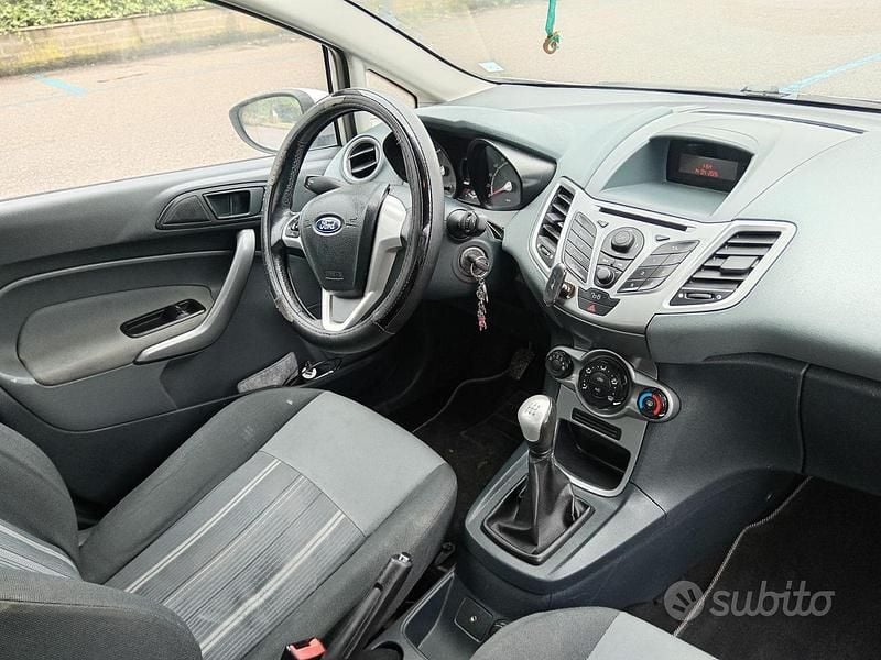 Usata Ford Fiesta 82 CV (60 kW) 2010 Utilitaria