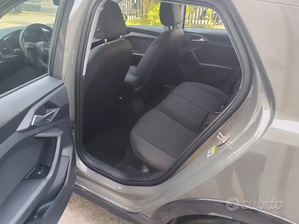 Usata Audi A1 82 CV (60 kW) 2023 Grigio SUV