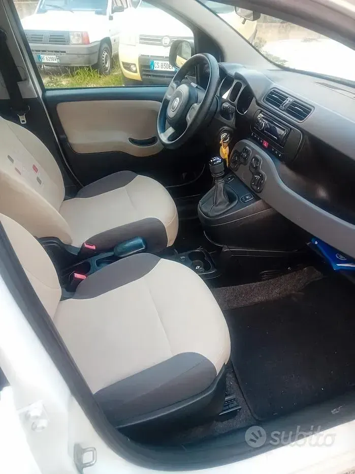 Usata Fiat Panda Lounge 69 CV (50 kW) 2013 Bianco Utilitaria