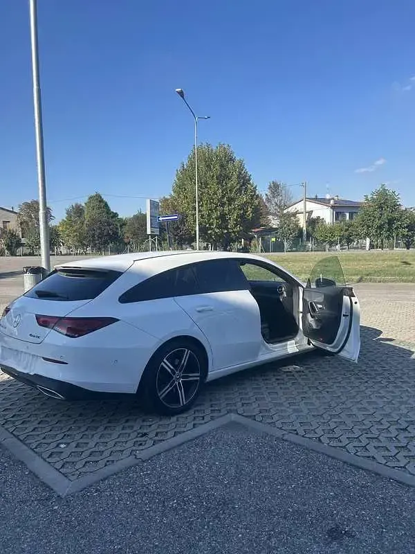 Usata Mercedes CLA200 Business 211 CV (155 kW) 2021 Berlina