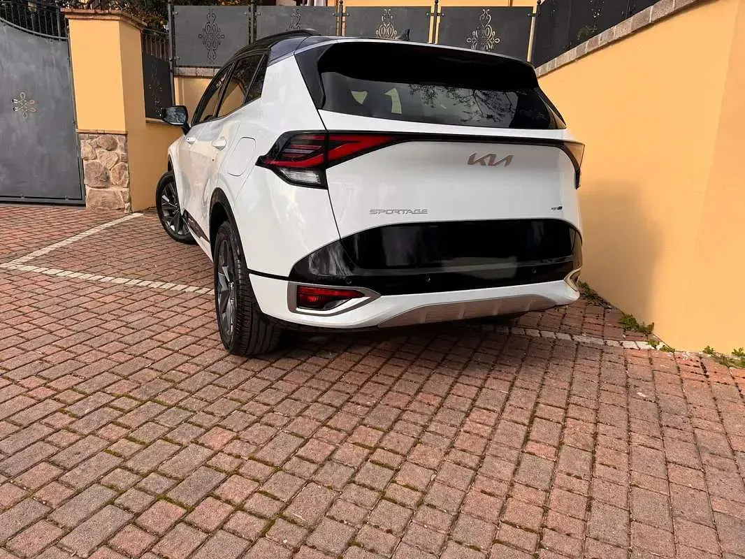 Usata Kia Sportage GT-Line 179 CV (131 kW) 2022 Bianco SUV