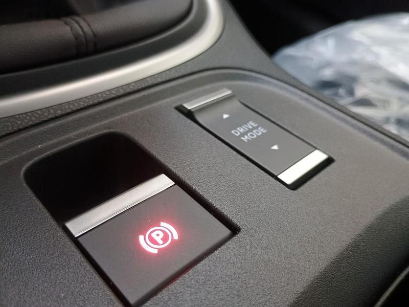 Nuova Jeep Avenger Altitude 100 CV (73 kW) 2025 Grigio SUV