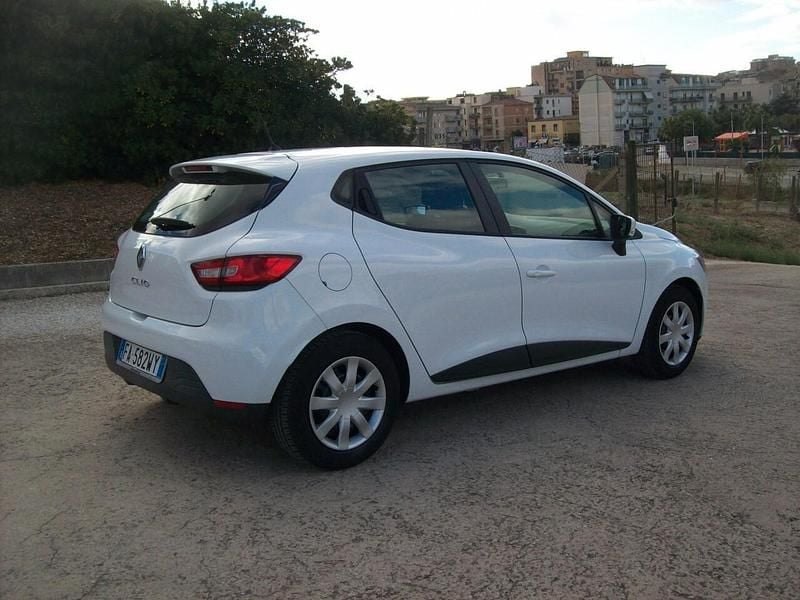 Usata Renault Clio IV Life 73 CV (53 kW) 2015 Bianco Berlina