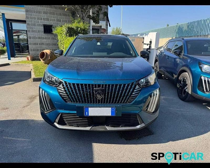 Usata Peugeot 2008 Allure 102 CV (75 kW) 2025 Blu/azzurro SUV