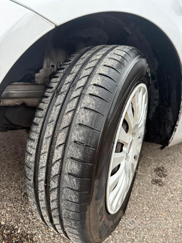 Usata Fiat Punto Evo 69 CV (50 kW) 2011 Grigio Utilitaria