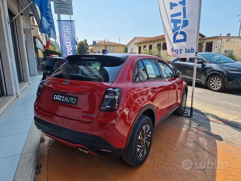 Nuova Fiat 600 136 CV (100 kW) 2025 Rosso SUV