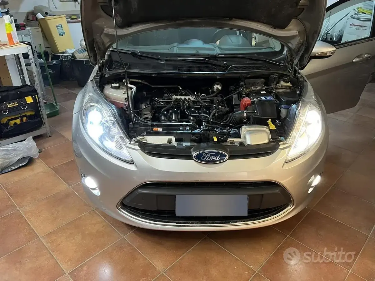 Usata Ford Fiesta 97 CV (71 kW) 2009 Berlina