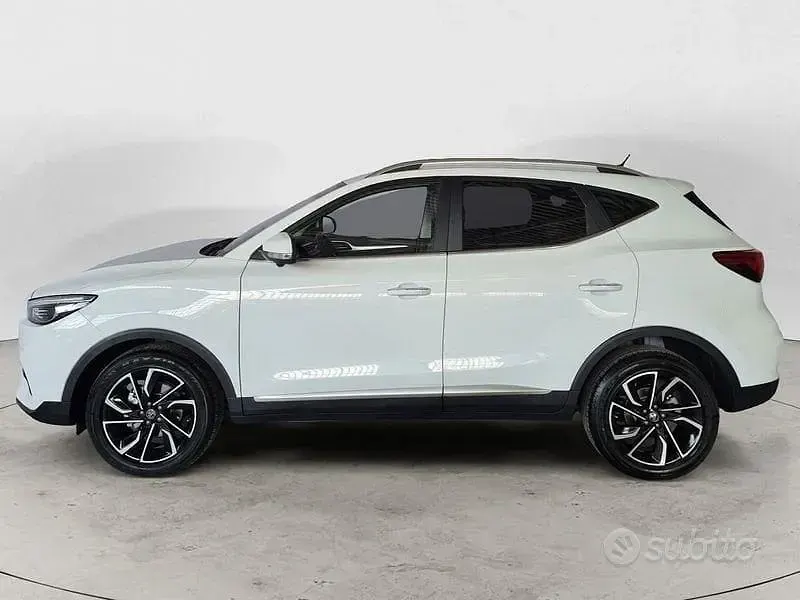 Usata MG ZS Luxury 106 CV (77 kW) 2023 Bianco SUV