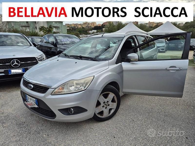 Usata Ford Focus 90 CV (66 kW) 2008 Grigio Station wagon