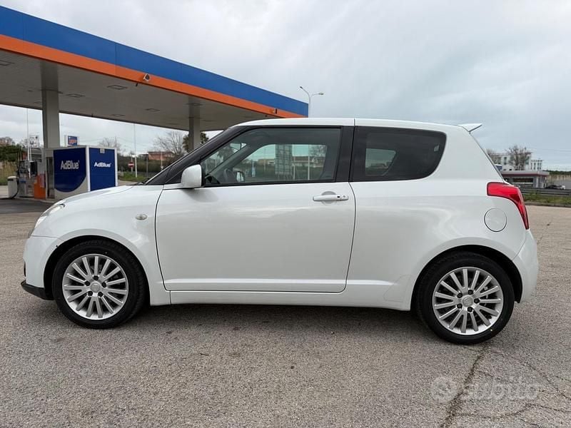 Usata Suzuki Swift GL 125 CV (91 kW) 2010 Bianco Utilitaria