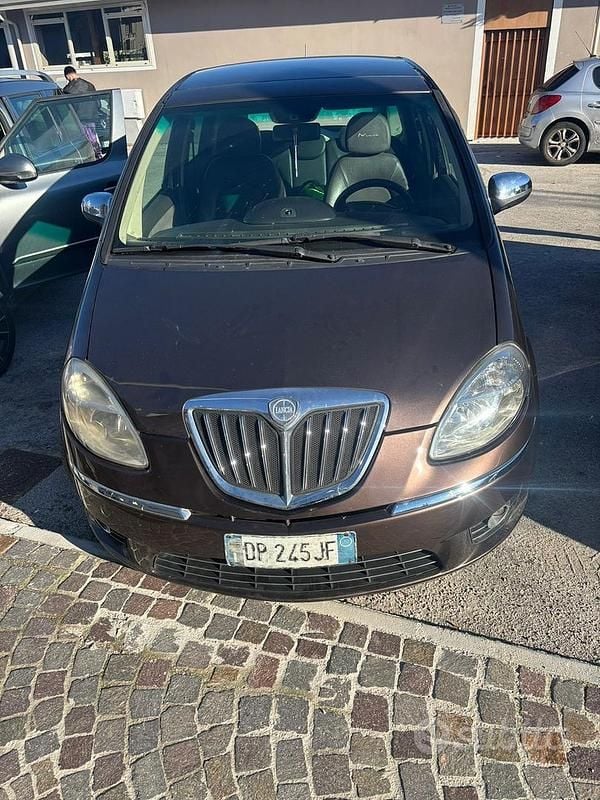 Usata 2008 Lancia Musa Monovolume | 2500 € - Immagine 1/3