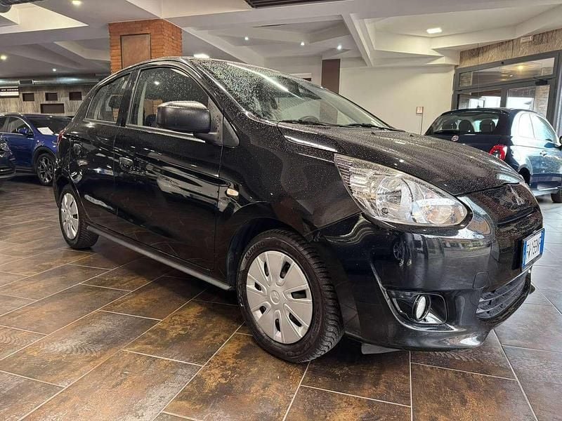 Usata Mitsubishi Space Star Invite 71 CV (52 kW) 2015 Nero Utilitaria