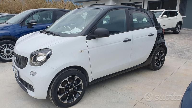 Usata Smart ForFour 71 CV (52 kW) 2019 Bianco Utilitaria