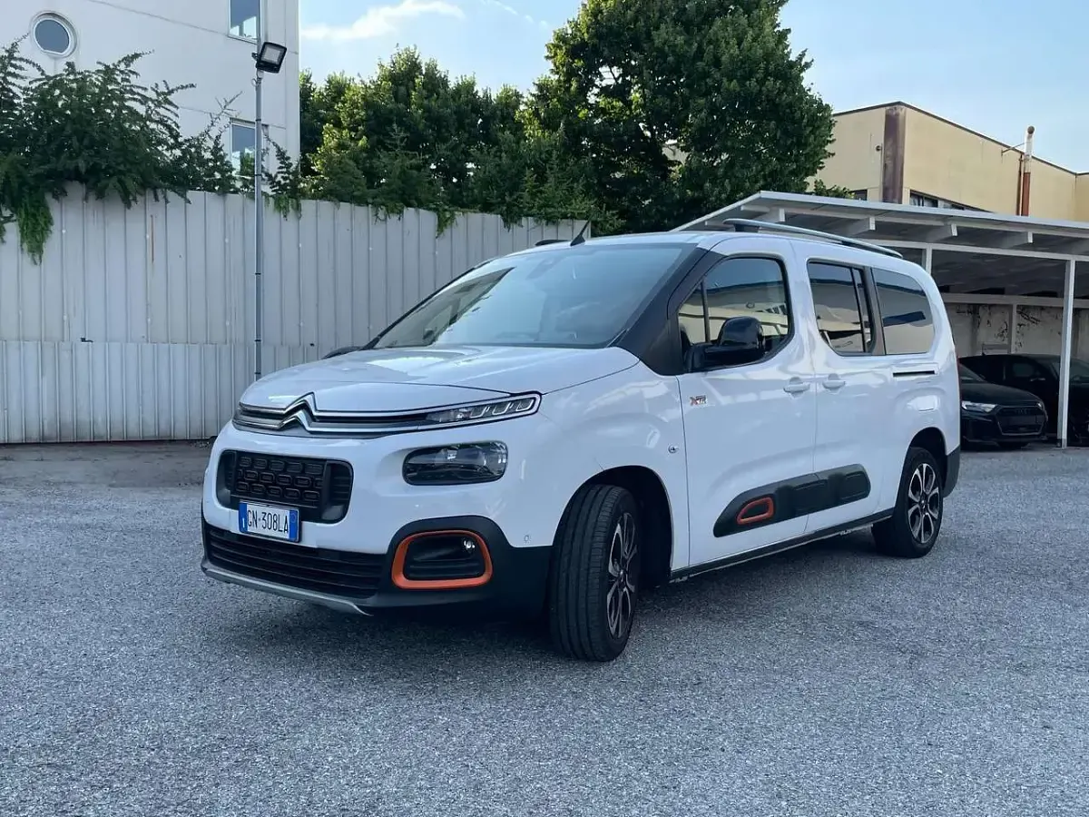 Usata Citroën Berlingo XTR 131 CV (96 kW) 2023 Bianco Monovolume