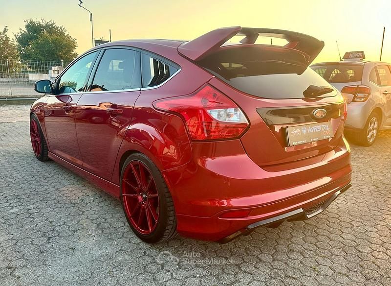 Usata Ford Focus 150 CV (110 kW) 2011 Rosso Berlina