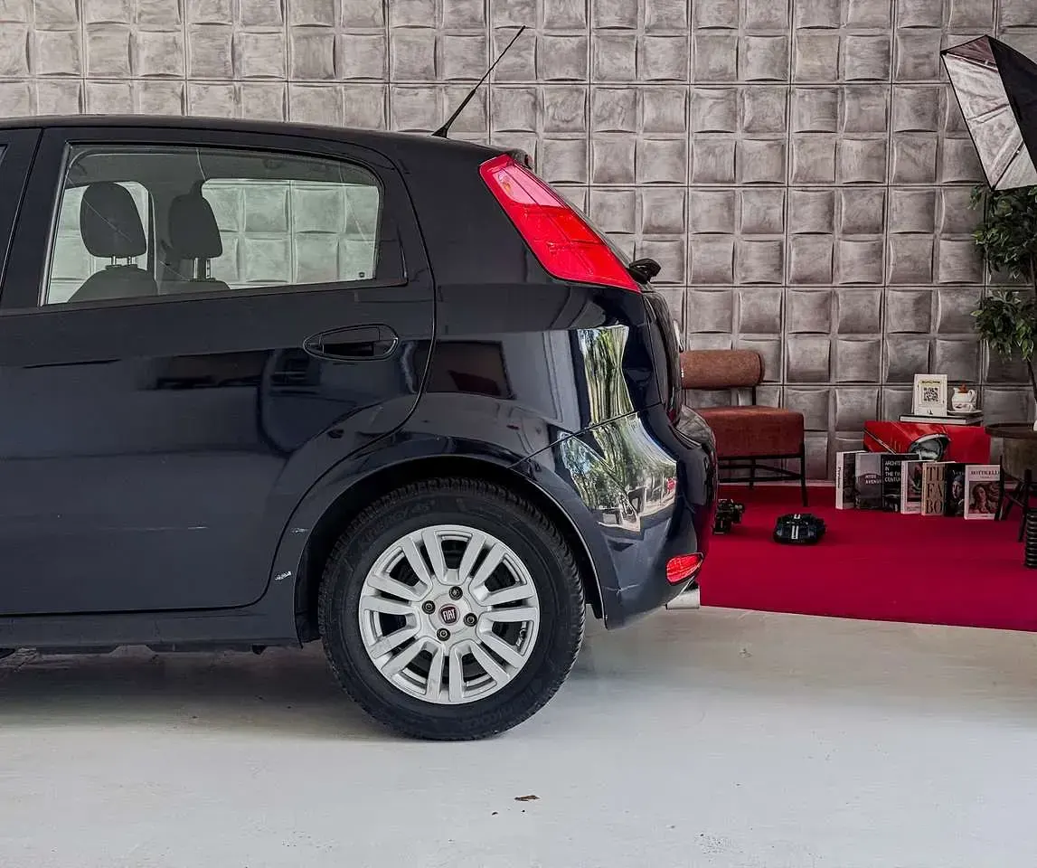 Usata Fiat Punto Lounge 95 CV (69 kW) 2017 Blu/azzurro Utilitaria