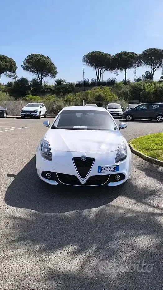 Usata Alfa Romeo Giulietta Super 120 CV (88 kW) 2019 Bianco Utilitaria