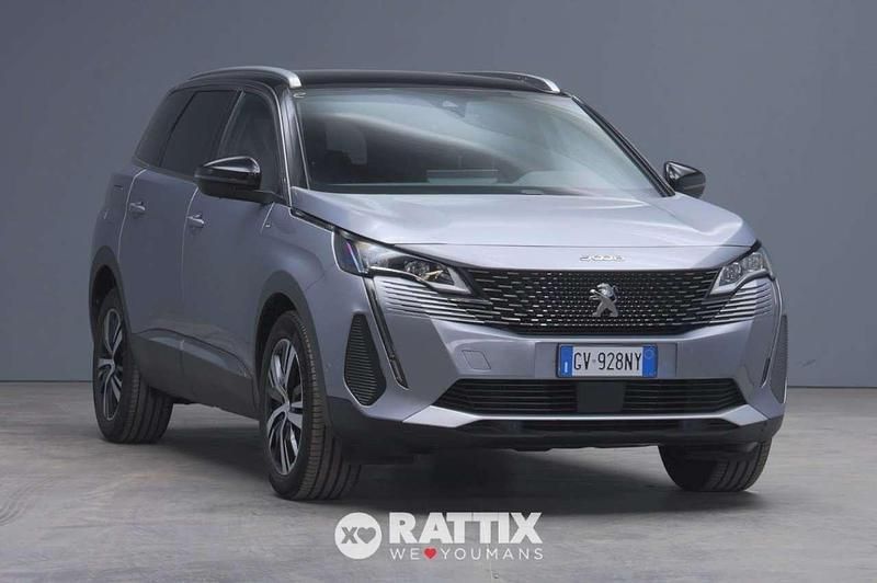 Grigio artense Usata 2024 Peugeot 5008 GT Monovolume | 29.987 € (Cara) - Immagine 1/4