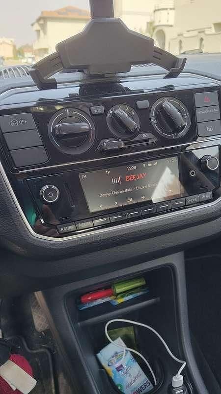 Usata VW up! Move 68 CV (50 kW) 2018 Blu/azzurro Utilitaria