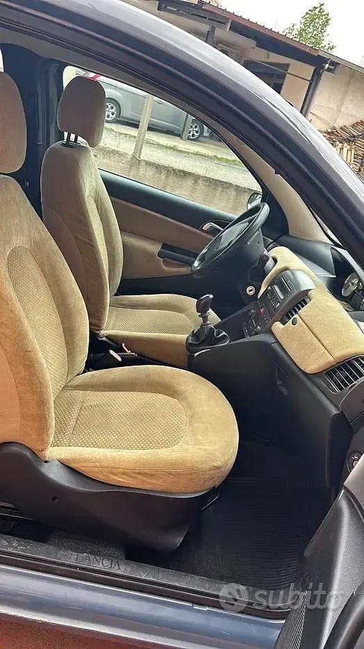 Usata Lancia Ypsilon 60 CV (44 kW) 2005 Utilitaria