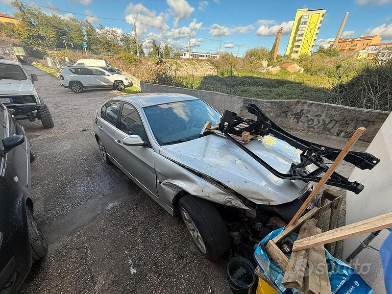 Usata BMW 325 199 CV (146 kW) 2007 Grigio Berlina
