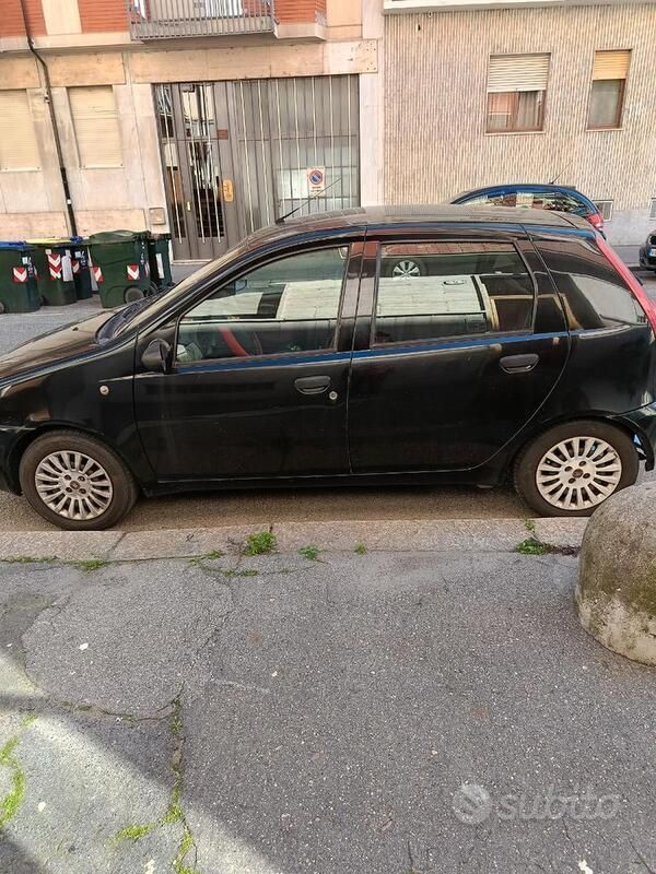 Usata Fiat Punto 60 CV (44 kW) 2001 Nero Utilitaria