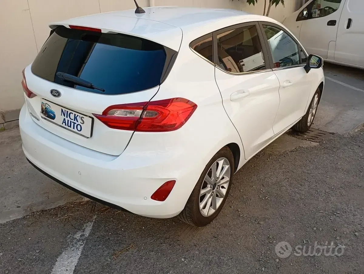 Usata Ford Fiesta Titanium 86 CV (63 kW) 2019 Bianco Utilitaria