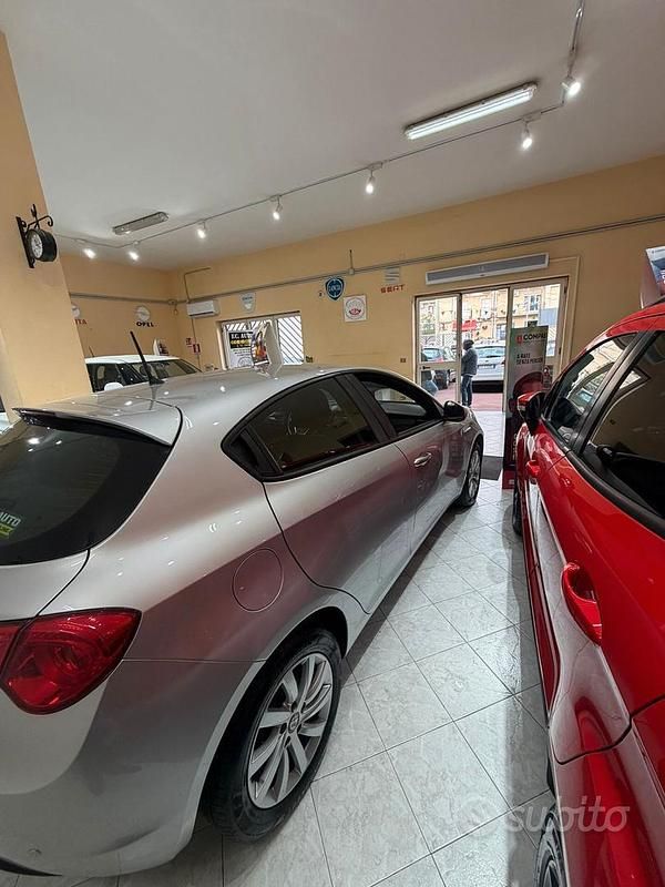 Usata Alfa Romeo Giulietta Super 120 CV (88 kW) 2017 Grigio Utilitaria