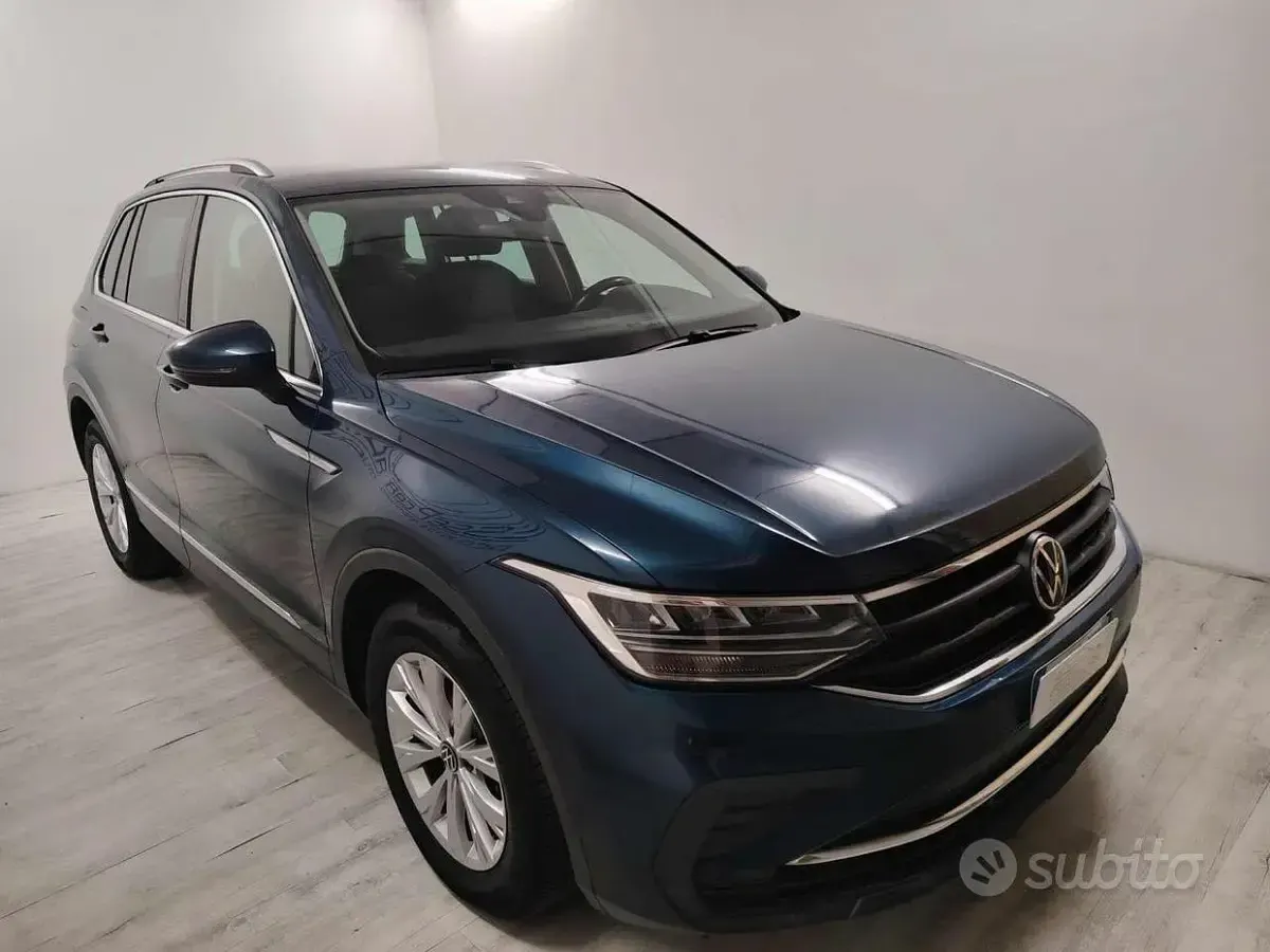 Usata VW Tiguan Life 131 CV (96 kW) 2021 Grigio SUV