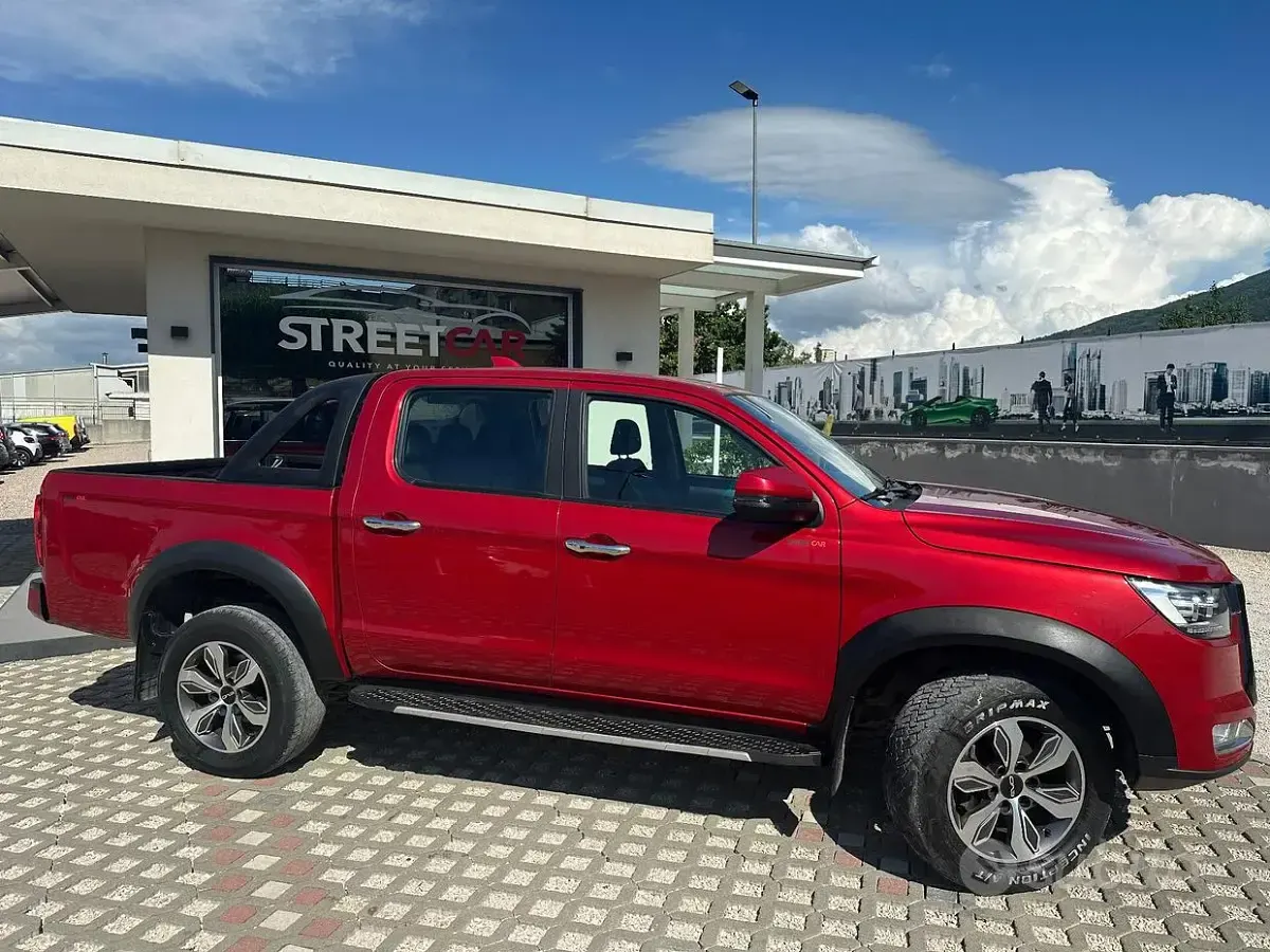 Usata EVO Cross 4 136 CV (100 kW) 2023 Rosso Pick-up
