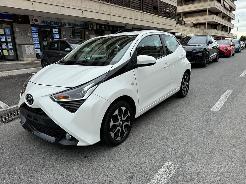 Second-hand Toyota Aygo Connect Style 72 CP (52 kW) 2020 Alb Hatchback