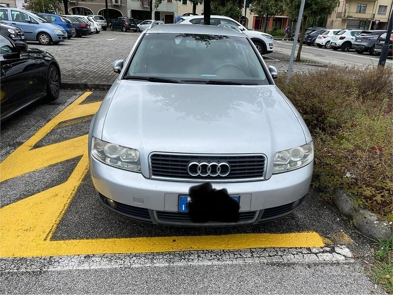 Grigio Usata 2004 Audi A4 Station wagon | 1500 € (Ottimo prezzo) - Immagine 1/4