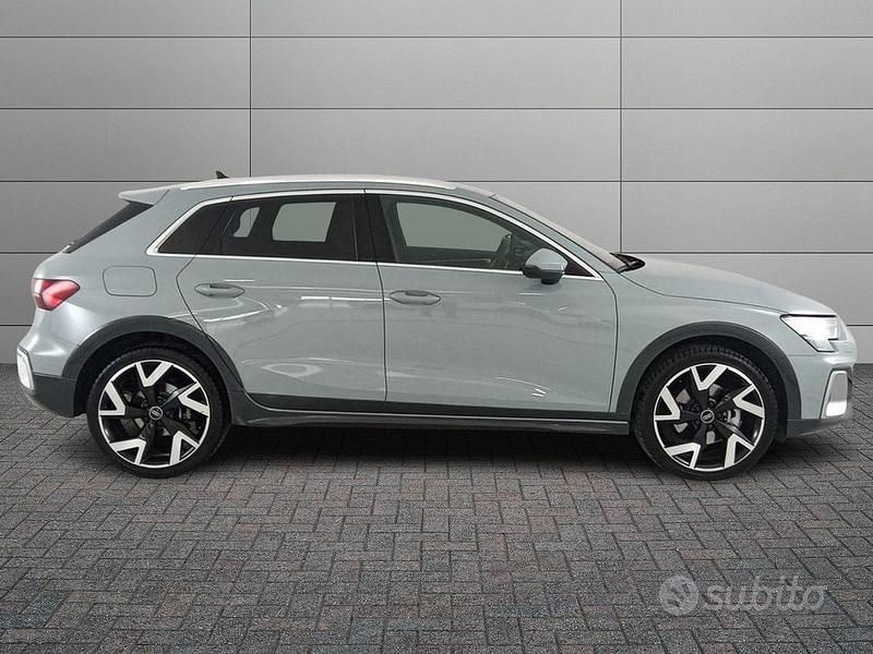 Usata Audi A3 Ambiente 150 CV (110 kW) 2024 Grigio Berlina