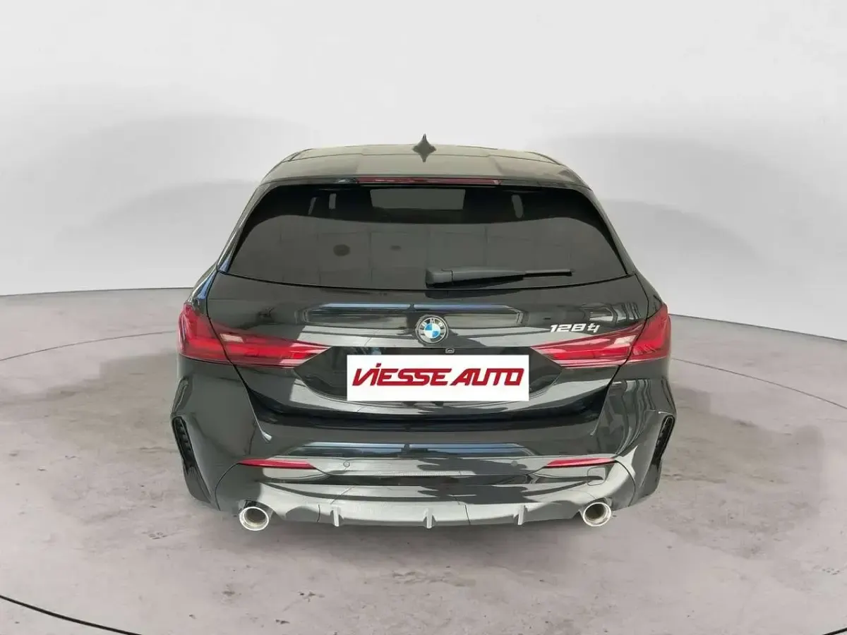 Usata BMW 128 265 CV (194 kW) 2024 Nero Utilitaria